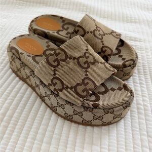 Gucci Women's Beige and Brown Platform Slides